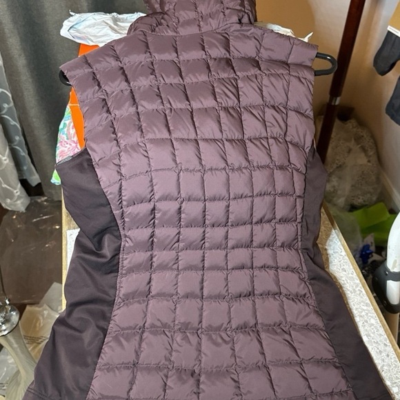 ARC’TERYX Narin vest purpleish / brown SMALL - Picture 6 of 9